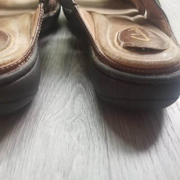 Clarks Sandal Artisan Slip on Shoe Brown Leather Women's Size 8M - Picture 6 of 8